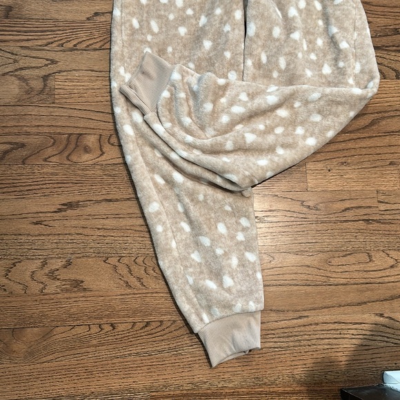 JACYLN INTIMATES- deer onesie. Size M - Picture 7 of 10